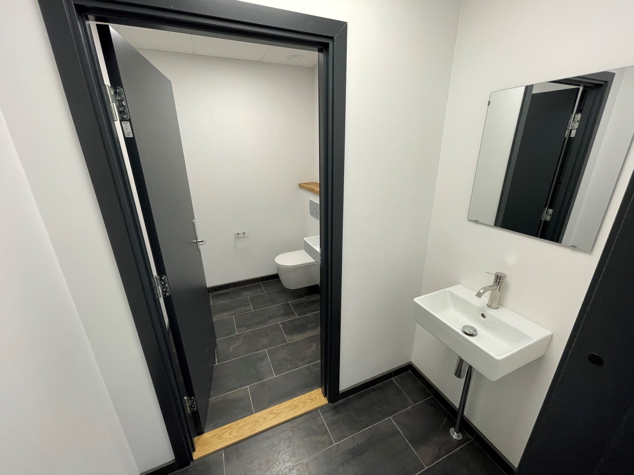 Toilet 5